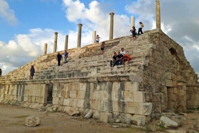 Guided Small-Group Tour to Sidon, Tyre & Maghdouche with Lunch