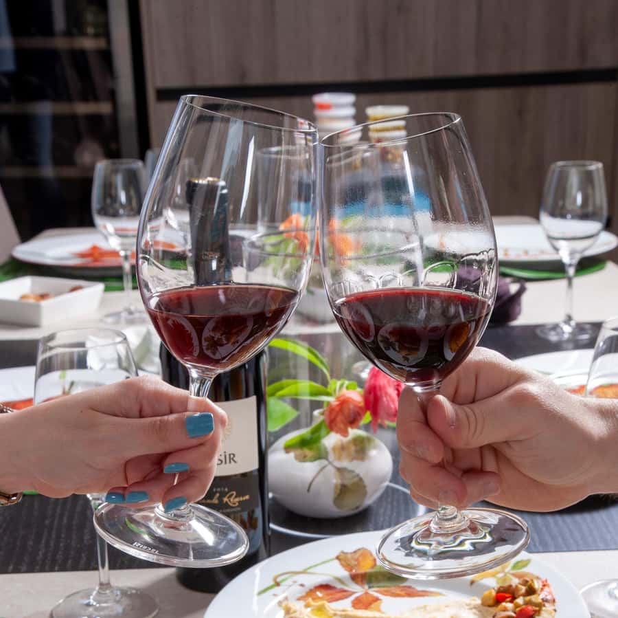 Lebanese wineries guided tour with tastings & lunch - Château Kefraya and the first tasting