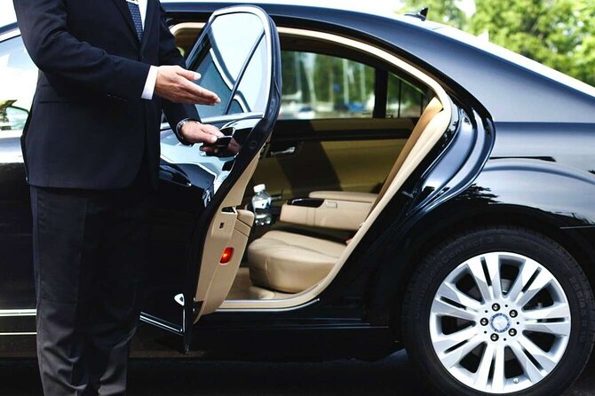 Private Arrival Transfer: Beirut International Airport to Hotel - What the private vehicle is like